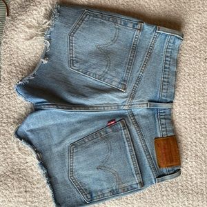 Levi’s 501 shorts | Medium/Light Wash